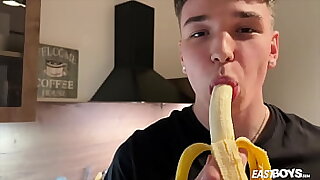 Exclusive - Justin Skye