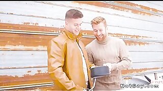 Gays Olivier Robert and Clark Delgaty anal fuck outdoors at snow