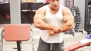 Daddy's huge guns