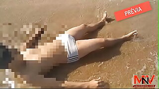 macho na praia e o outro no seu barraco - previa