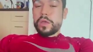 The king returns, self facial splatter
