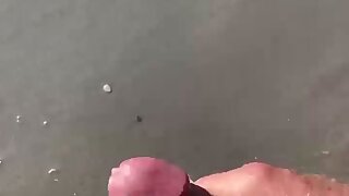 Discreet, mature man I met on Grindr coming on the beach