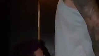 A enfermero le encanta que le suman la verga