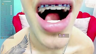 Hot Boy cumming on Webcam