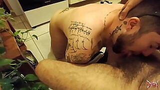 Ele ficou olhando pra minha bunda enquanto eu lavava lou&ccedil;a e n&atilde;o resistiu &lpar;COMPLETO NO RED&rpar;