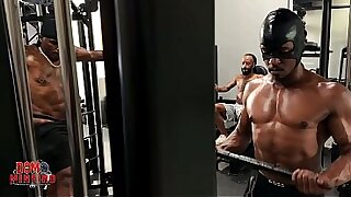Treino e orgia
