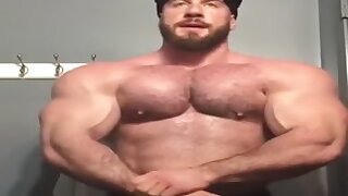 Gigant bodybuilder